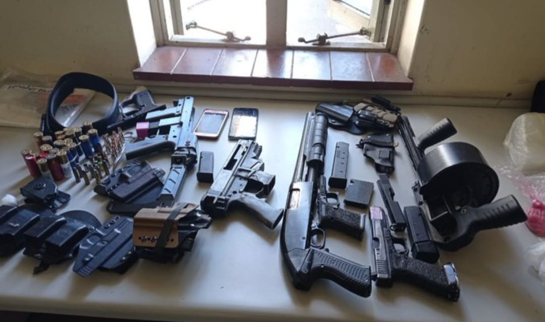 Two suspects arrested for dealing in drugs and unlawful possession of firearms and ammunition