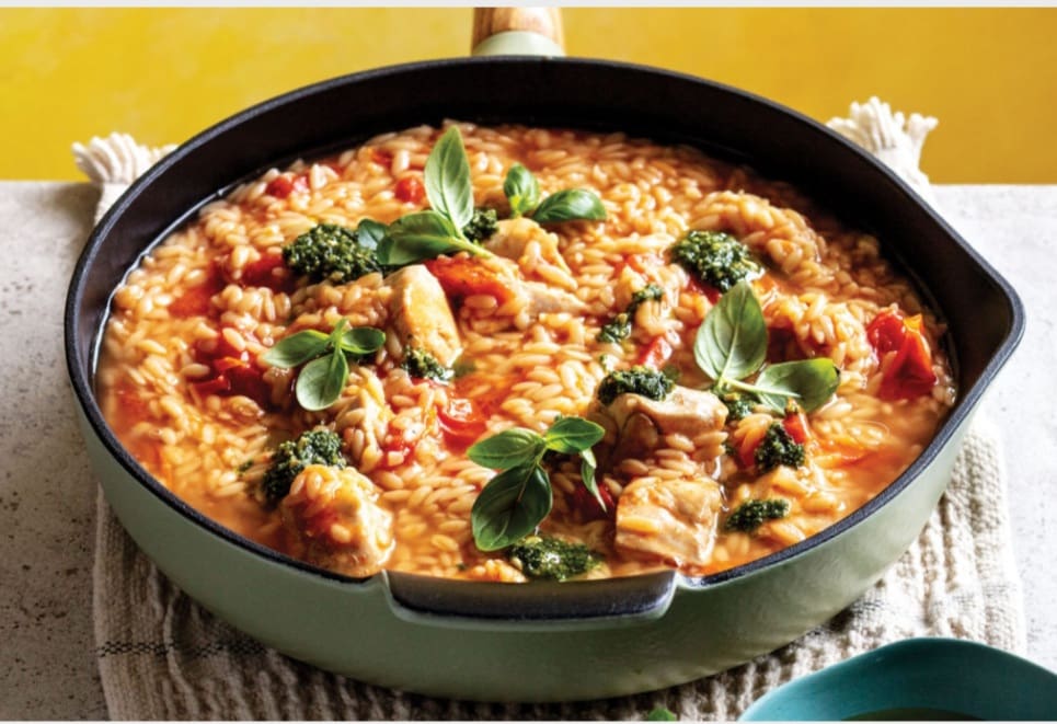 Chicken, basil and rice pasta stew