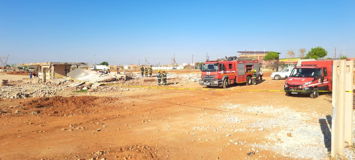 UPDATE: 1 injured, 1 killed following building collapse in Orange Farm