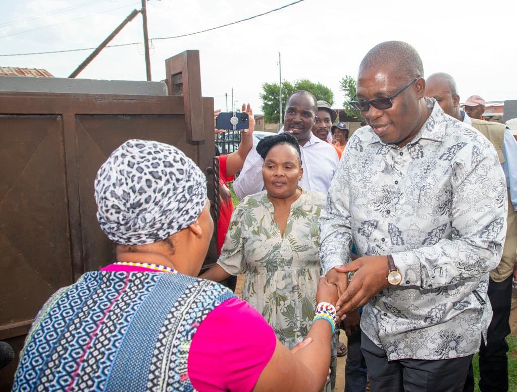 Ecstatic residents celebrate restoration of lights in Ext 3 and 8