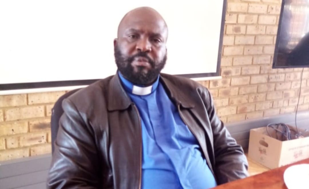 Mo laetsa wa Valentine tsatsi la baratane: Banna tlohelang ho bolaya basadi barateng