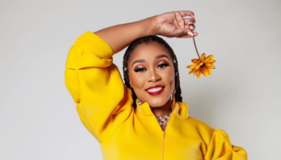 ULady Zamar othandweni oluvutha amalangabi