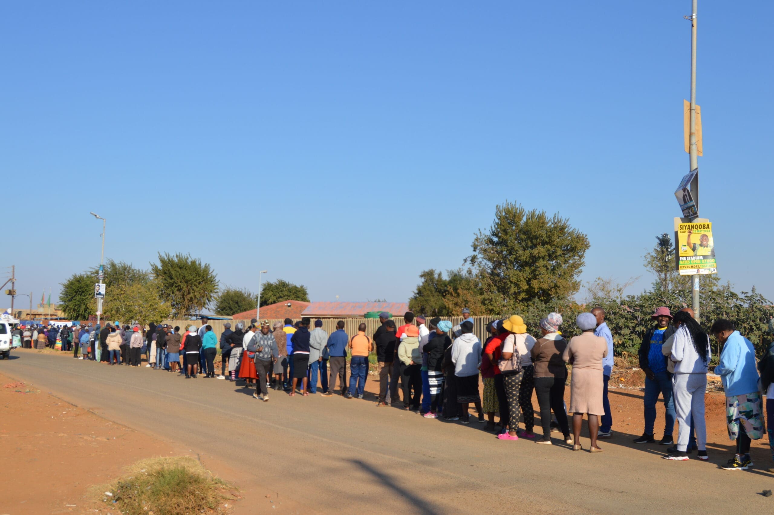 Huge turnout at Itemoheng Primary as election day kicks off