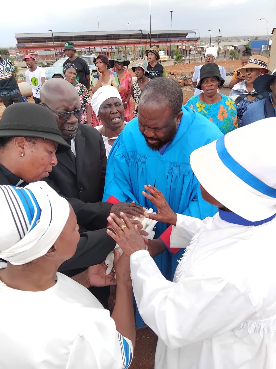 Ward 131 unites in candlelight prayer for safety