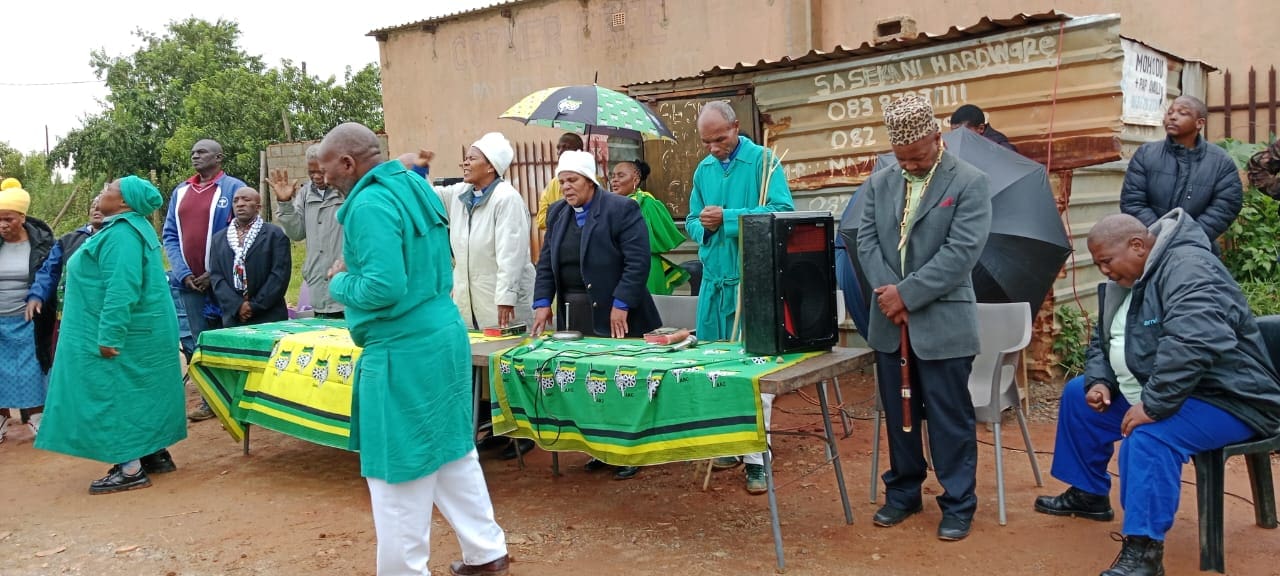 Drieziek 5 residents pray for an end to crime