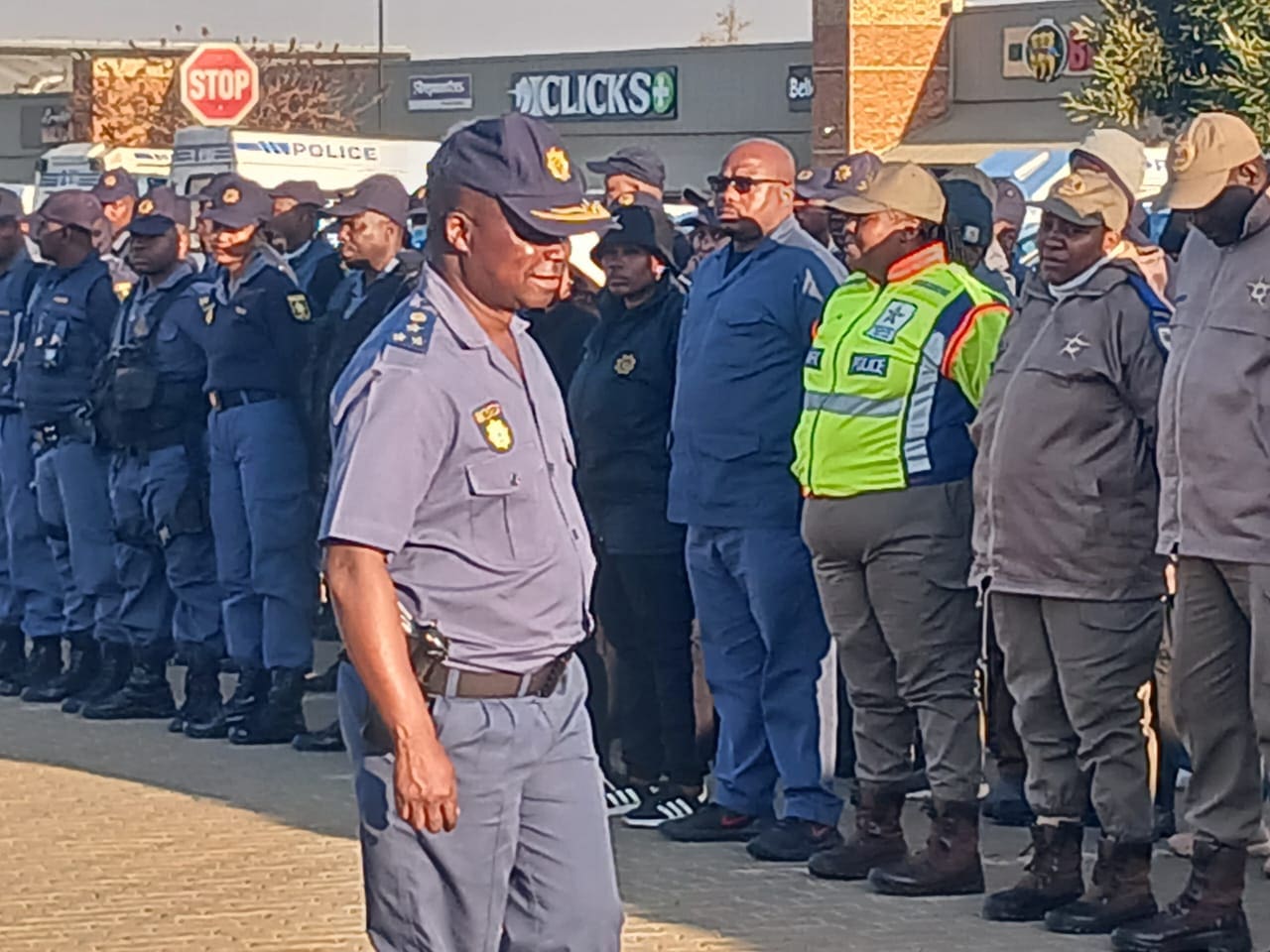 High-impact crime prevention operation yields 125 arrests in Orange Farm and Poortjie