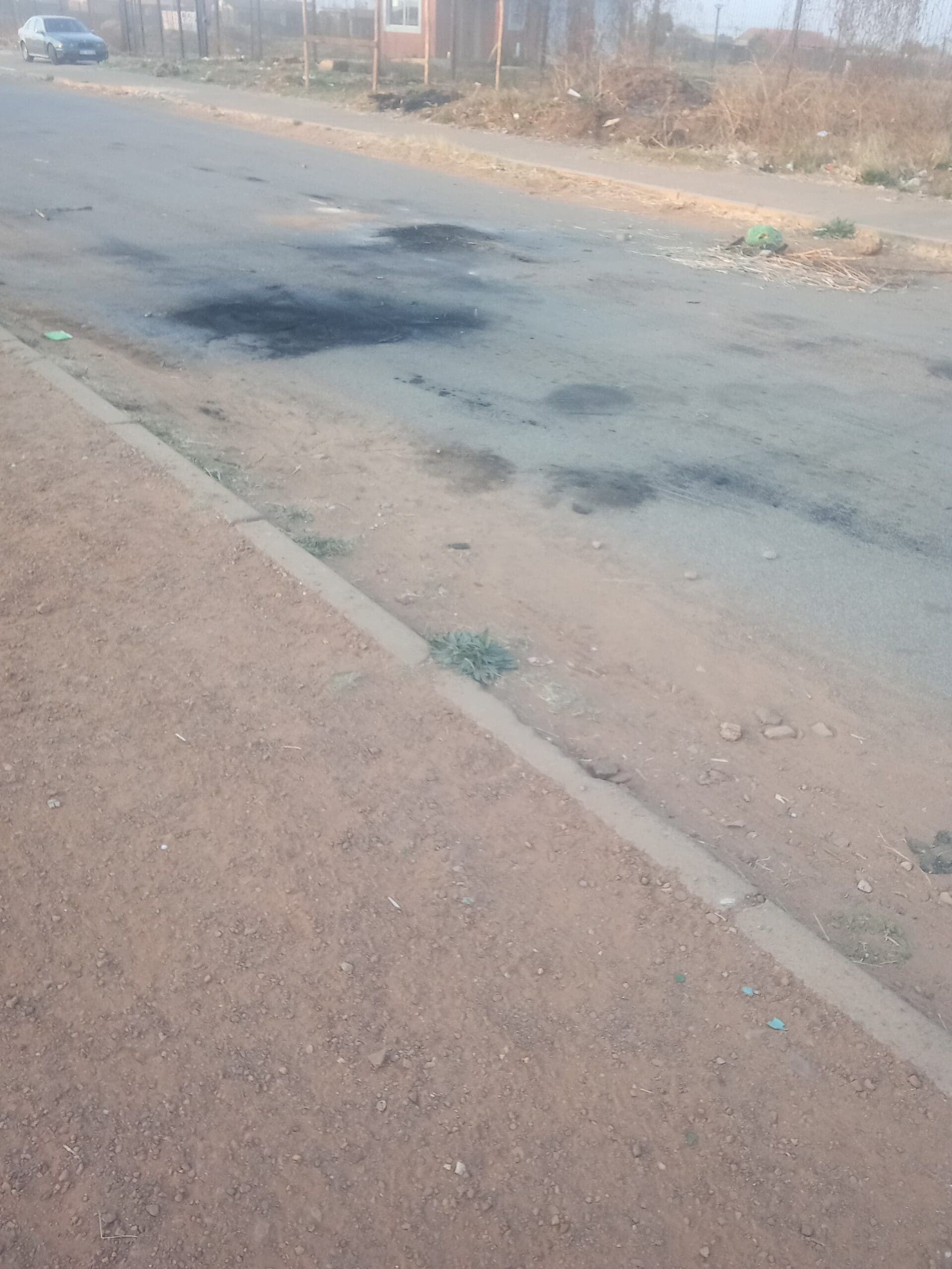 Three suspected gang members burnt to death in Drieziek 3